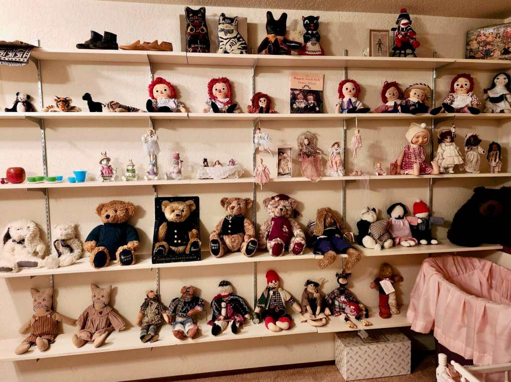 Mukilteo Estate: English Flair – Pt IV – Dolls & Plush&nbsp;Revisited